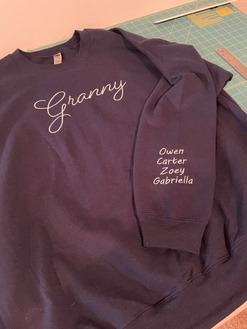 GRANNY embroidered crew